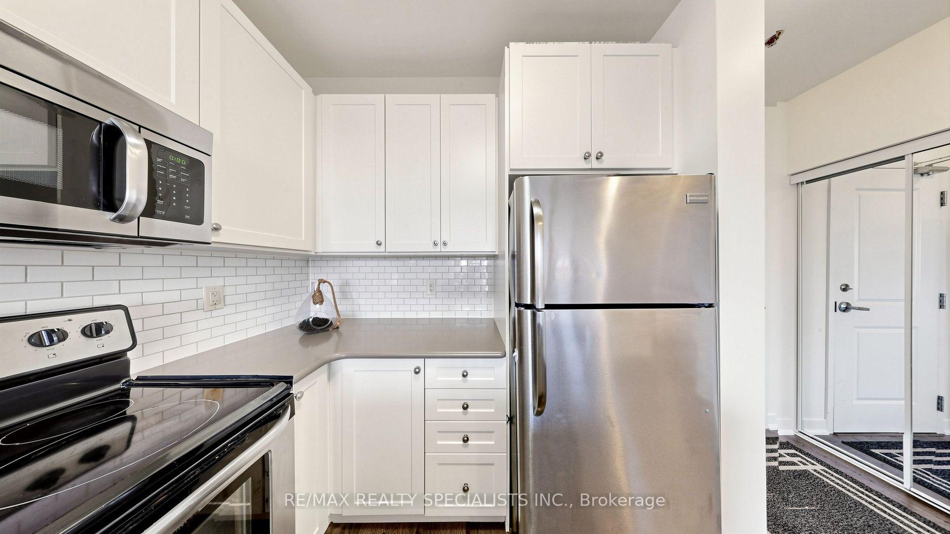 Photo 13 of Unit 408, 5317 Upper Middle Road, Burlington, Orchard — HOMEH