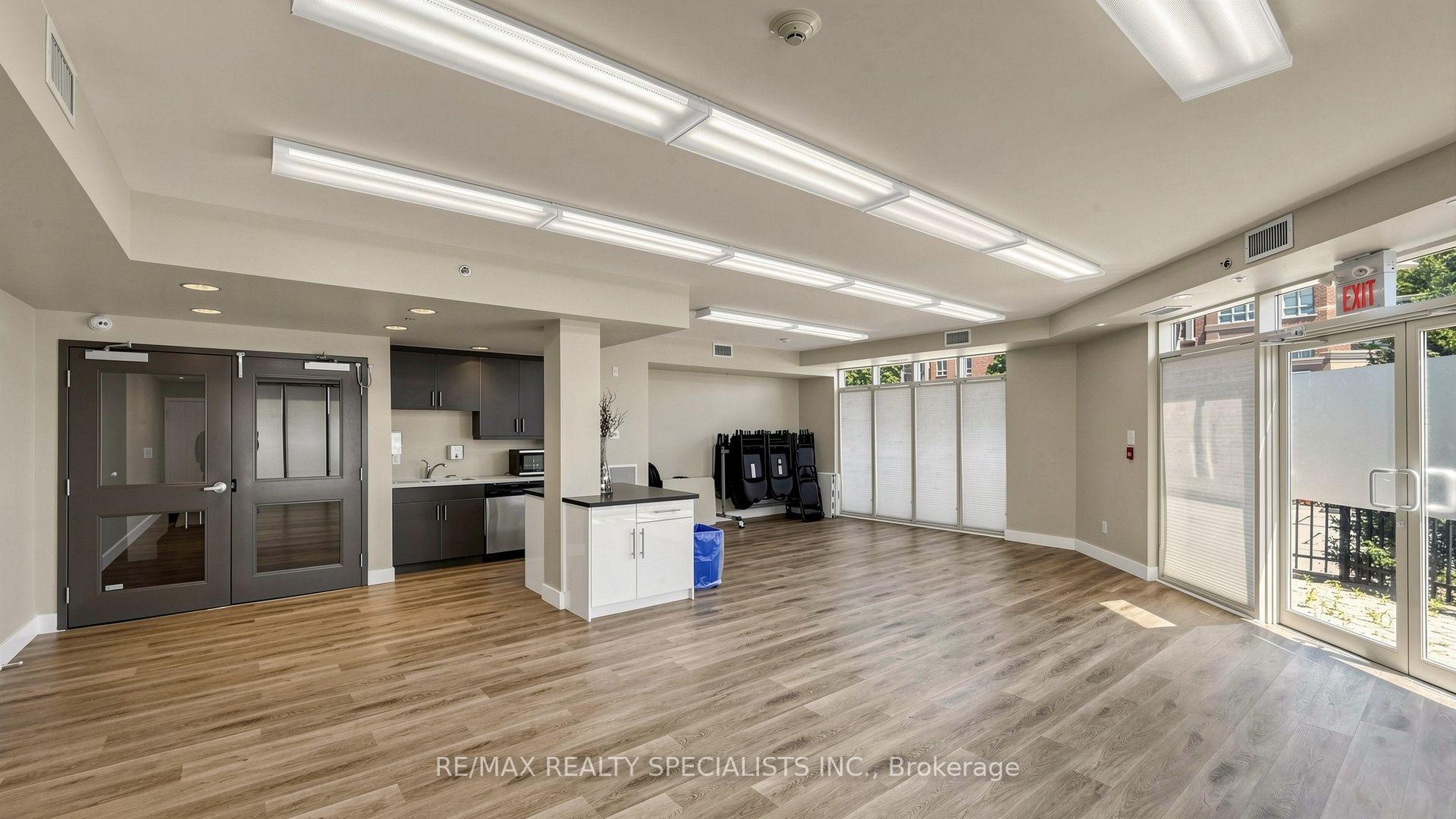 Photo 32 of Unit 408, 5317 Upper Middle Road, Burlington, Orchard — HOMEH