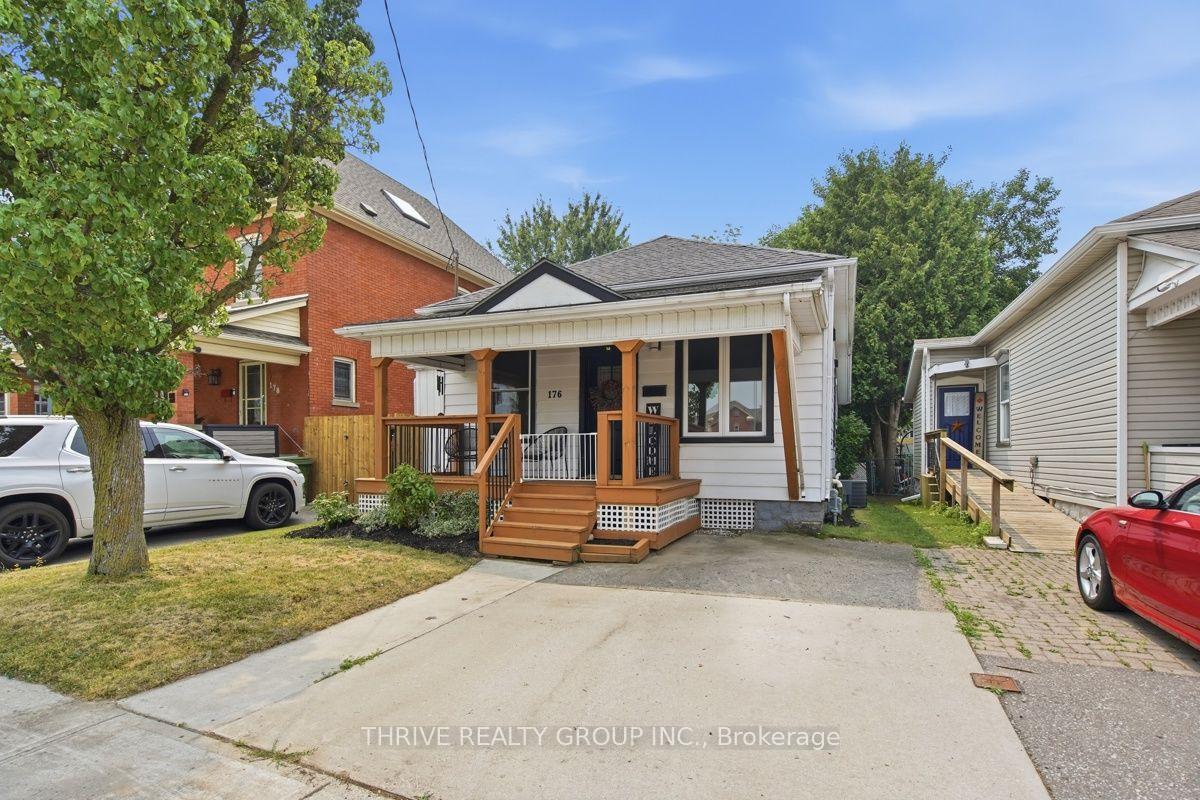 Photo 3 of 176 Centre Street, St. Thomas — HOMEH