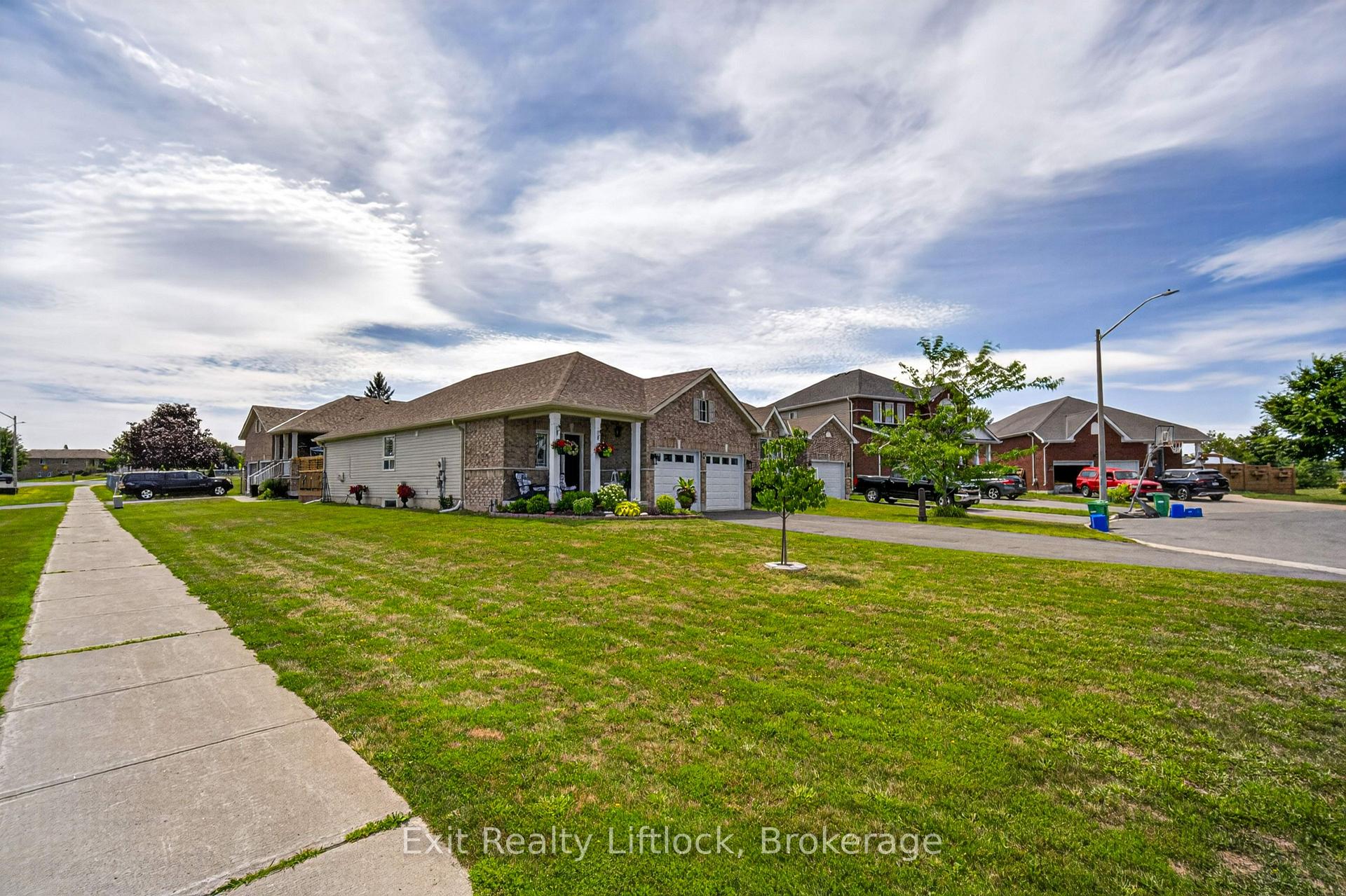 Photo 2 of 1 Mcgregor Court, Peterborough, Ashburnham Ward 4 — HOMEH