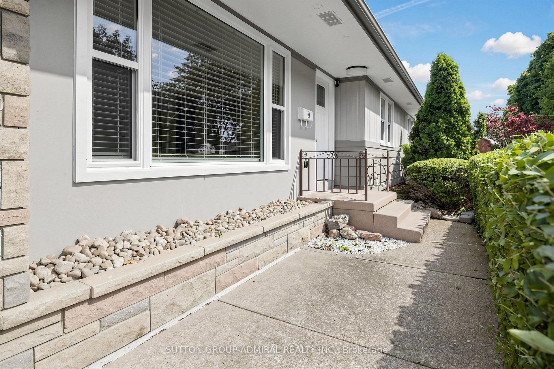 Photo 3 of 27 Patricia Drive, St. Catharines, Carlton/Bunting — HOMEH