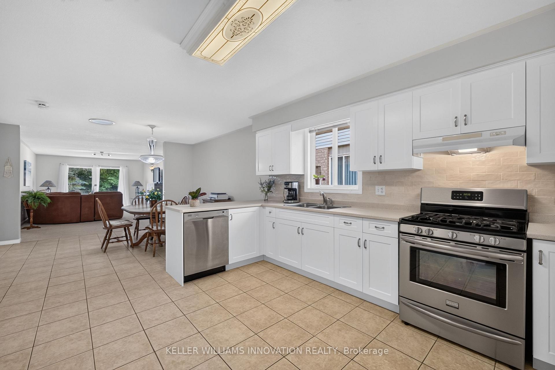 Photo 7 of 95 Tovell Drive, Guelph, Willow West/Sugarbush/West Acres — HOMEH