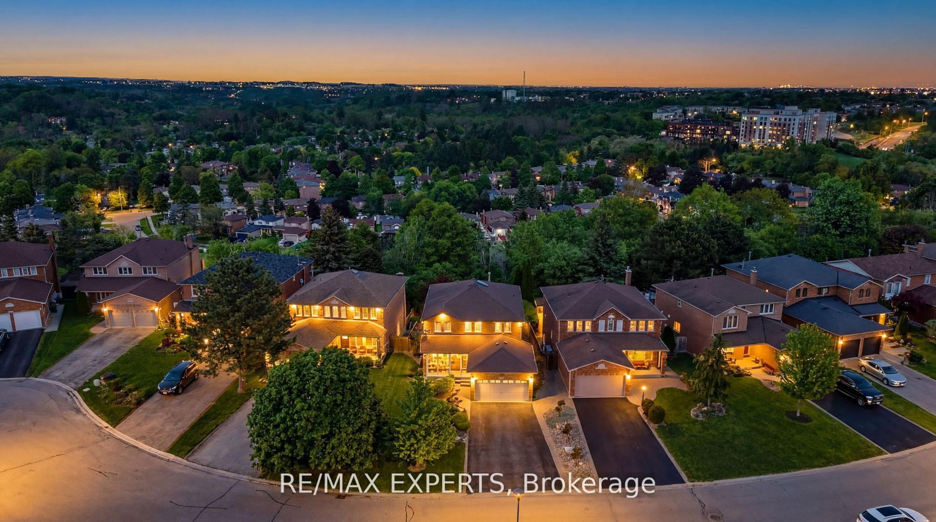 Photo 2 of 54 De Rose Avenue, Caledon, Bolton West — HOMEH