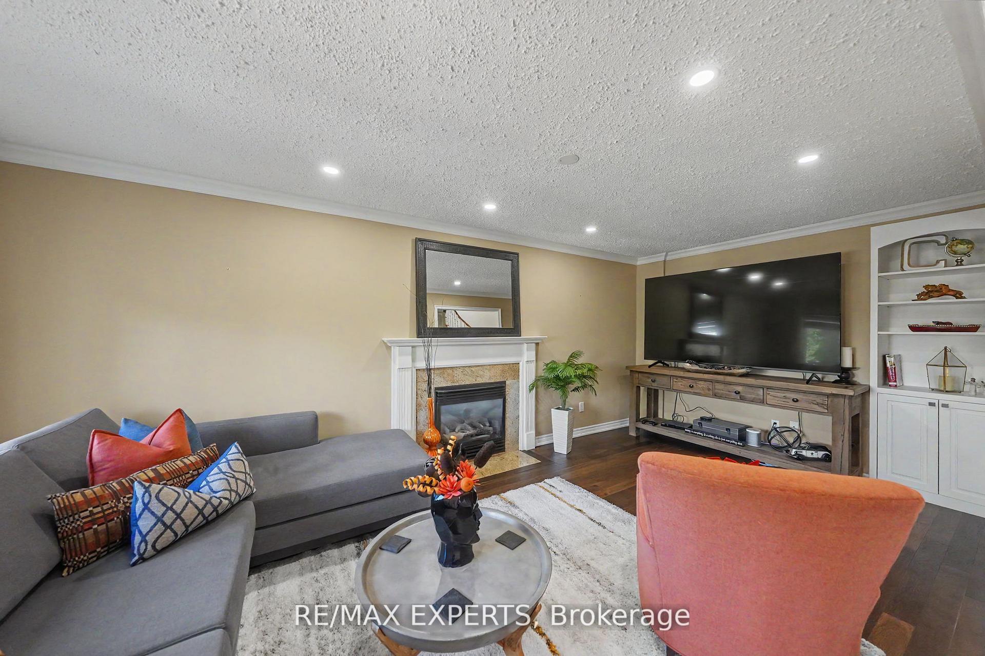 Photo 12 of 54 De Rose Avenue, Caledon, Bolton West — HOMEH