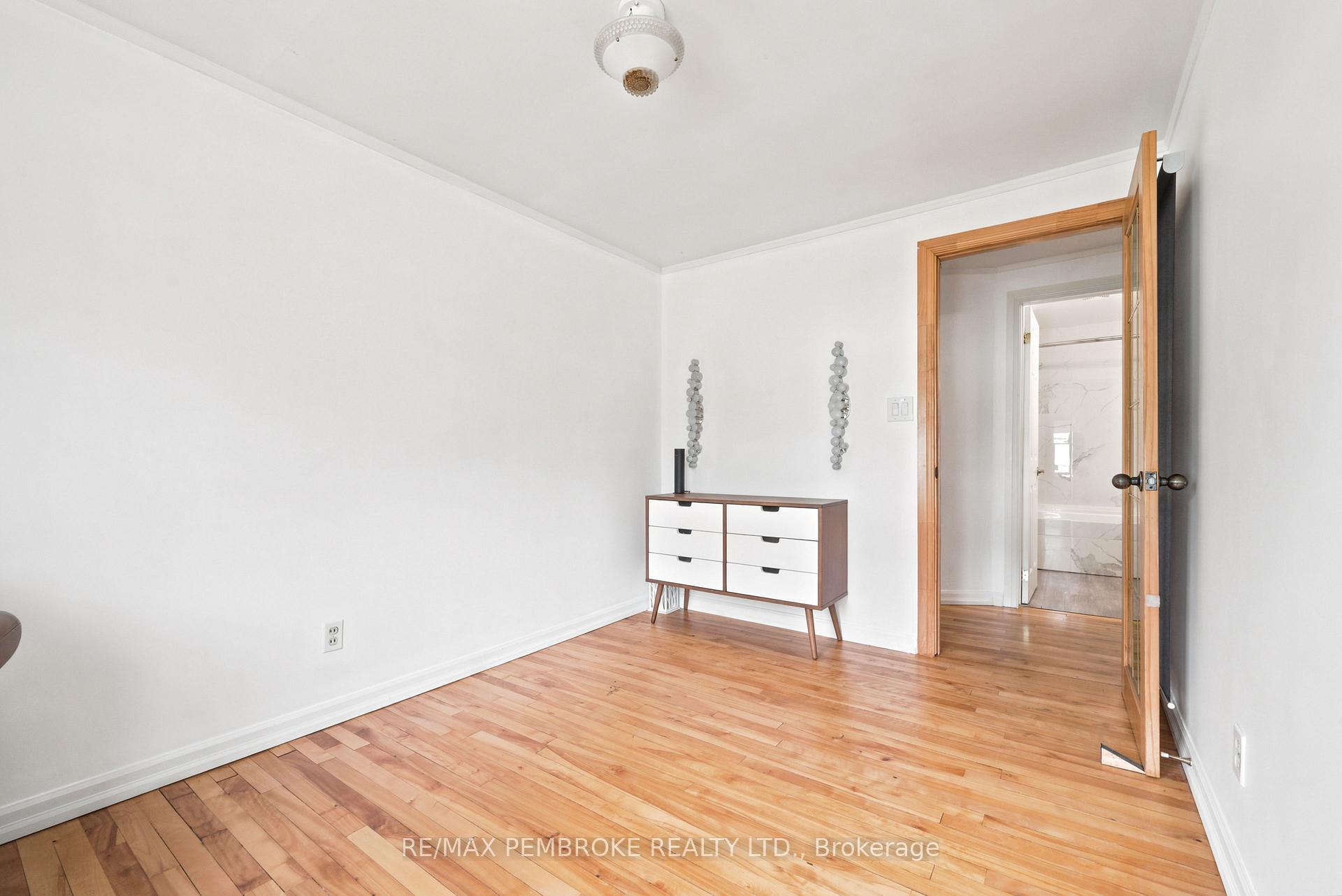 Photo 19 of 117 Algonquin Street, Deep River, Deep River — HOMEH