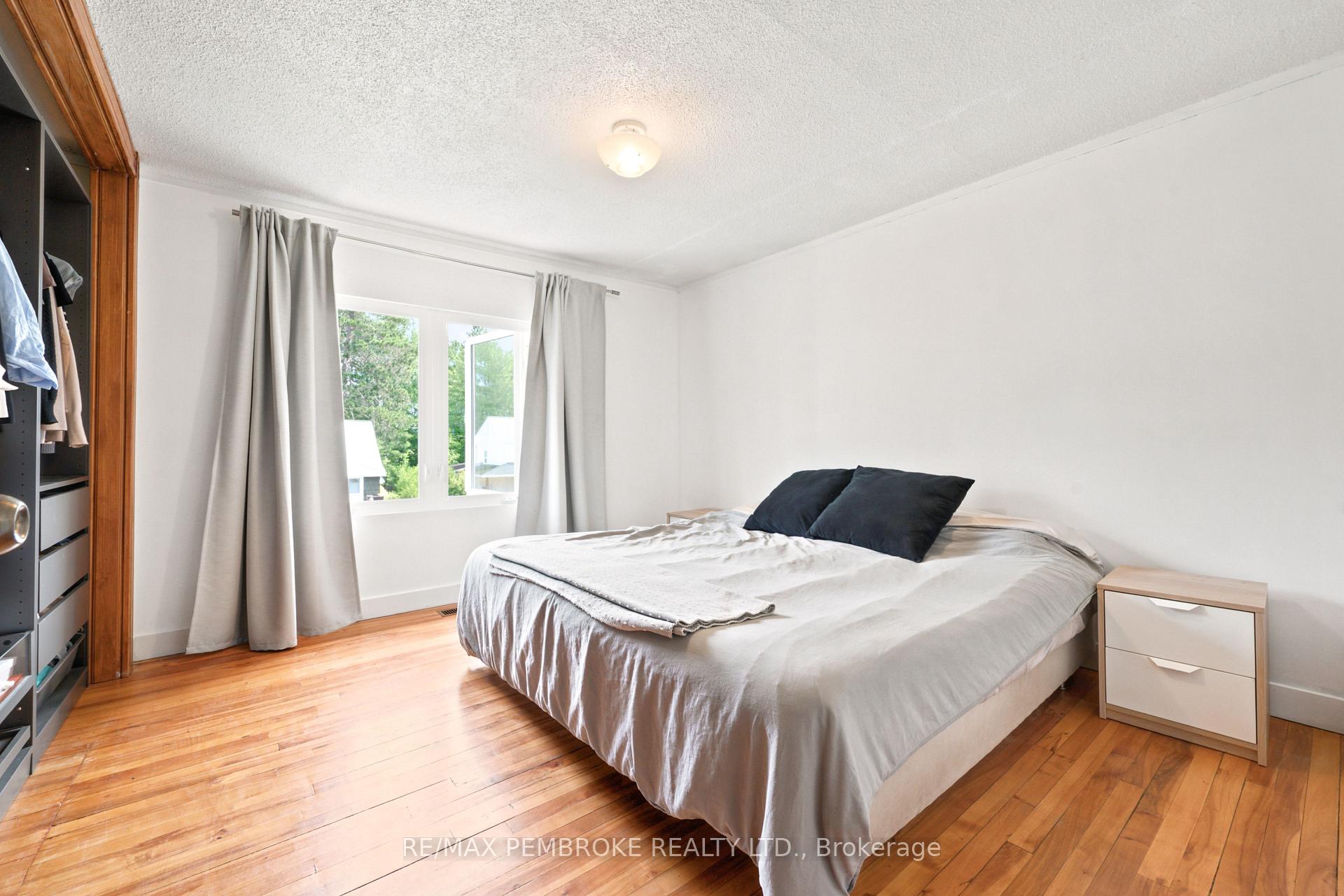 Photo 23 of 117 Algonquin Street, Deep River, Deep River — HOMEH