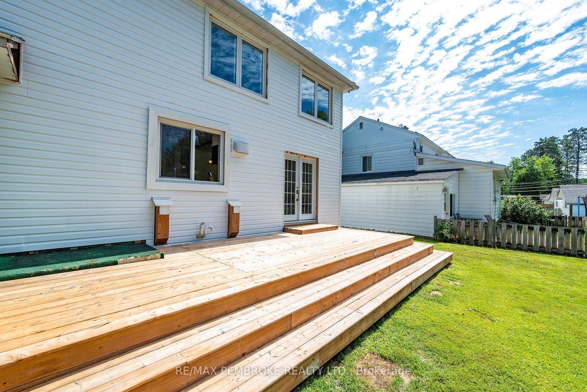 Photo 34 of 117 Algonquin Street, Deep River, Deep River — HOMEH