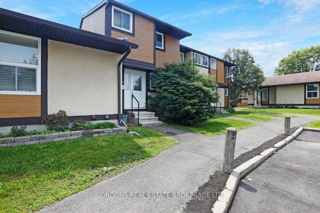 Photo 3 of Unit 53, 3322 Uplands Drive, Ottawa, Hunt Club — HOMEH