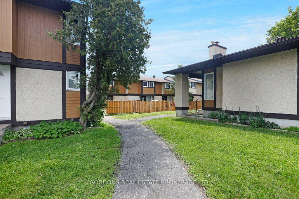 Photo 5 of Unit 53, 3322 Uplands Drive, Ottawa, Hunt Club — HOMEH