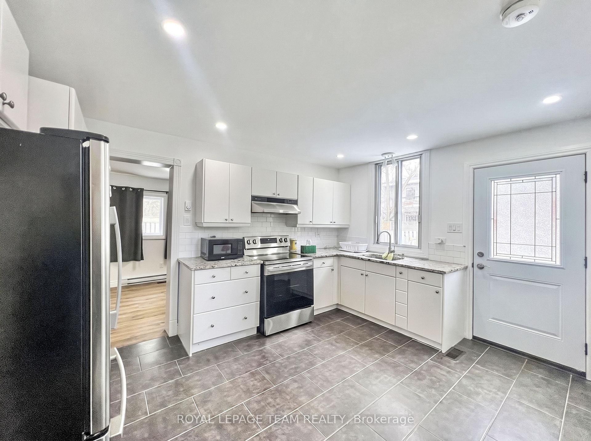 Photo 10 of Unit A-B, 67 Queen Mary Street, Ottawa, Castle Heights/Rideau High — HOMEH