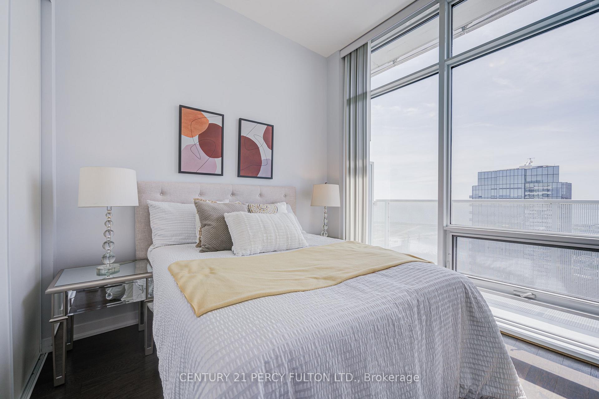 Photo 15 of Unit 6901, 100 Harbour Street, Toronto, Waterfront Communities — HOMEH