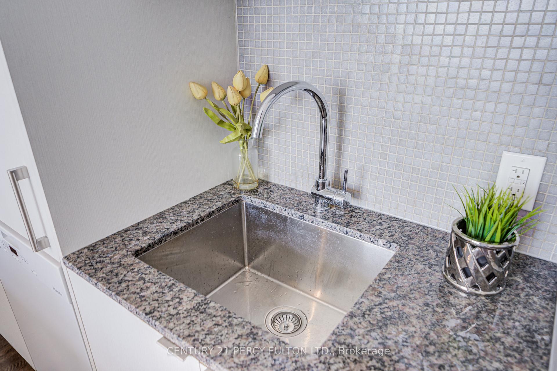 Photo 23 of Unit 6901, 100 Harbour Street, Toronto, Waterfront Communities — HOMEH