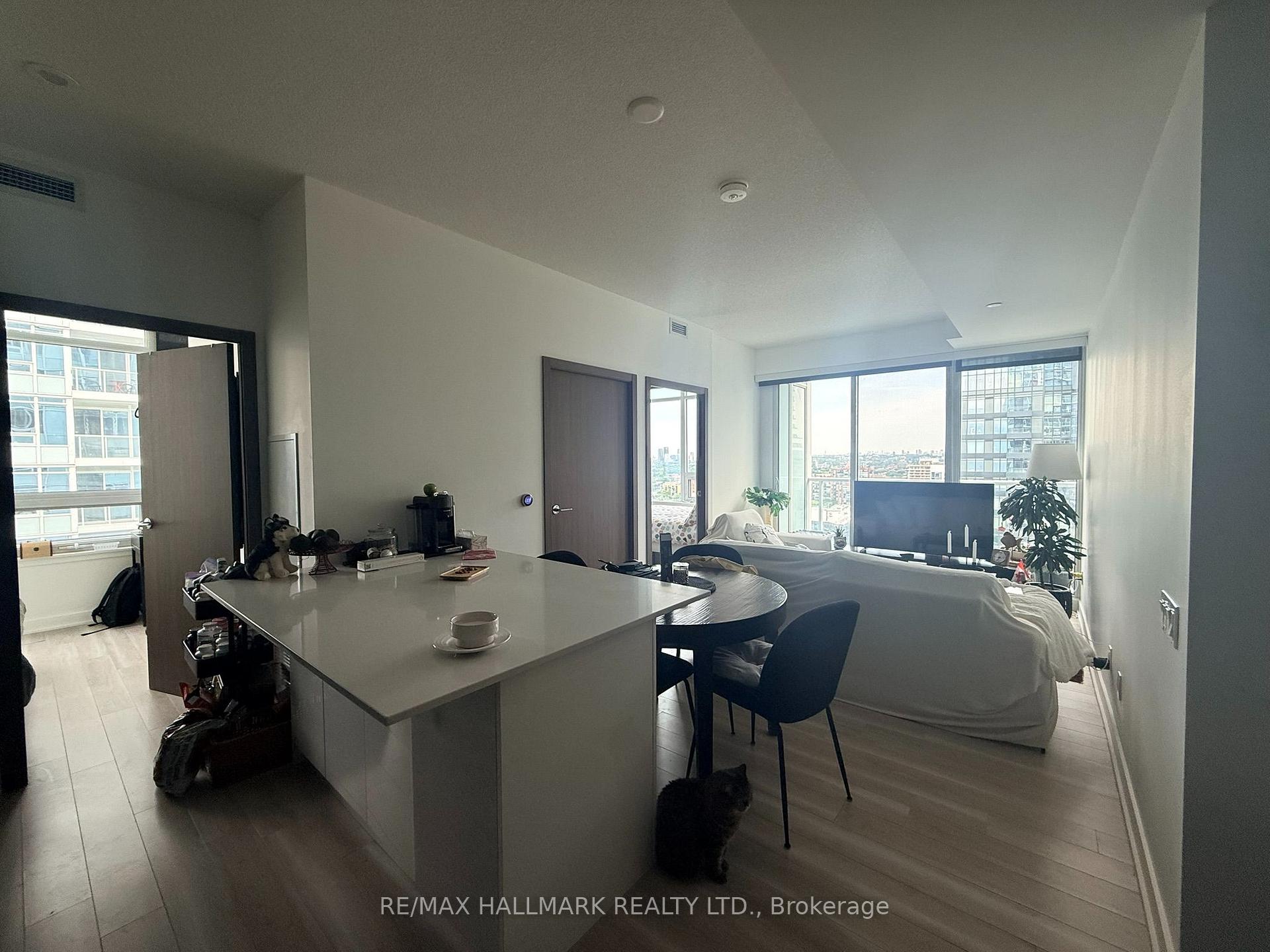 Photo 4 of Unit 3206, 17 Bathurst Street, Toronto, Waterfront Communities — HOMEH