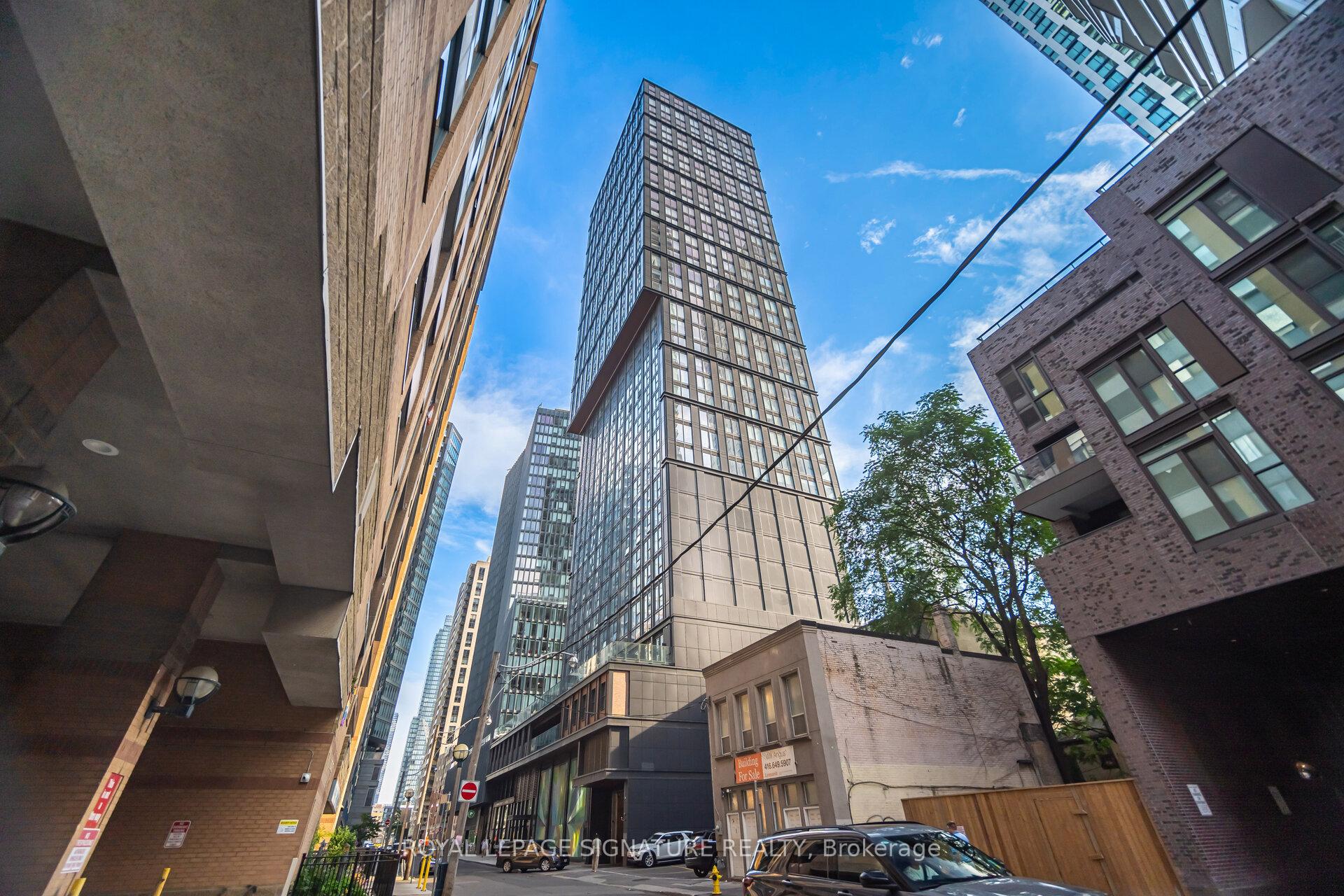 Front of Unit 3815, 82 Dalhousie Street