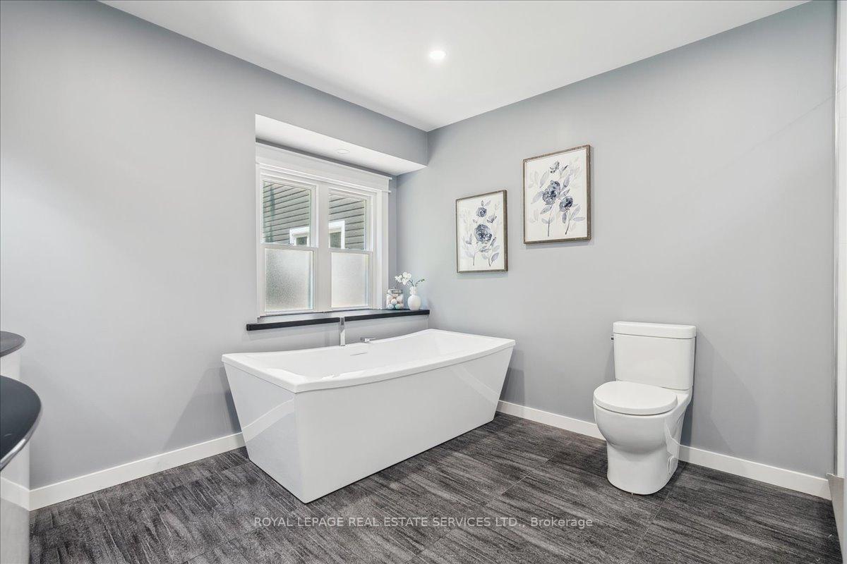 Photo 20 of 62 Windemere Road, Hamilton, Winona Park — HOMEH