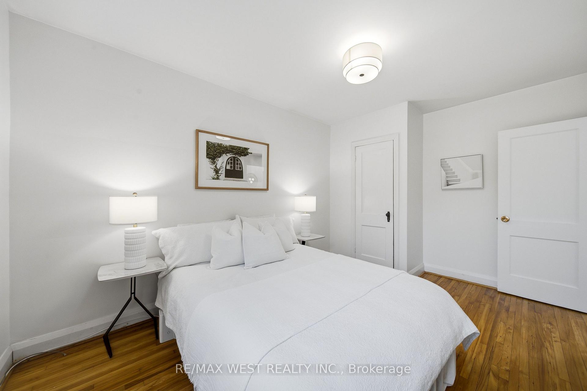 Photo 8 of 28 Aldgate Avenue, Etobicoke, Stonegate-Queensway — HOMEH
