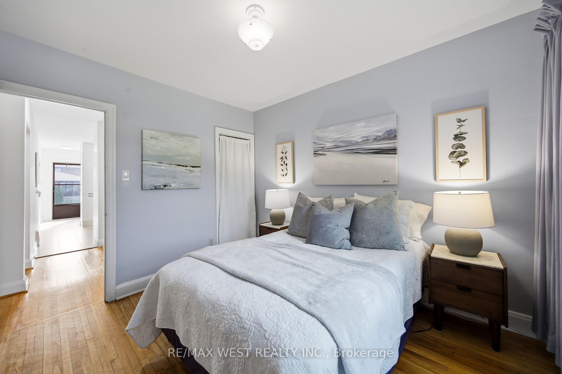 Photo 10 of 28 Aldgate Avenue, Etobicoke, Stonegate-Queensway — HOMEH