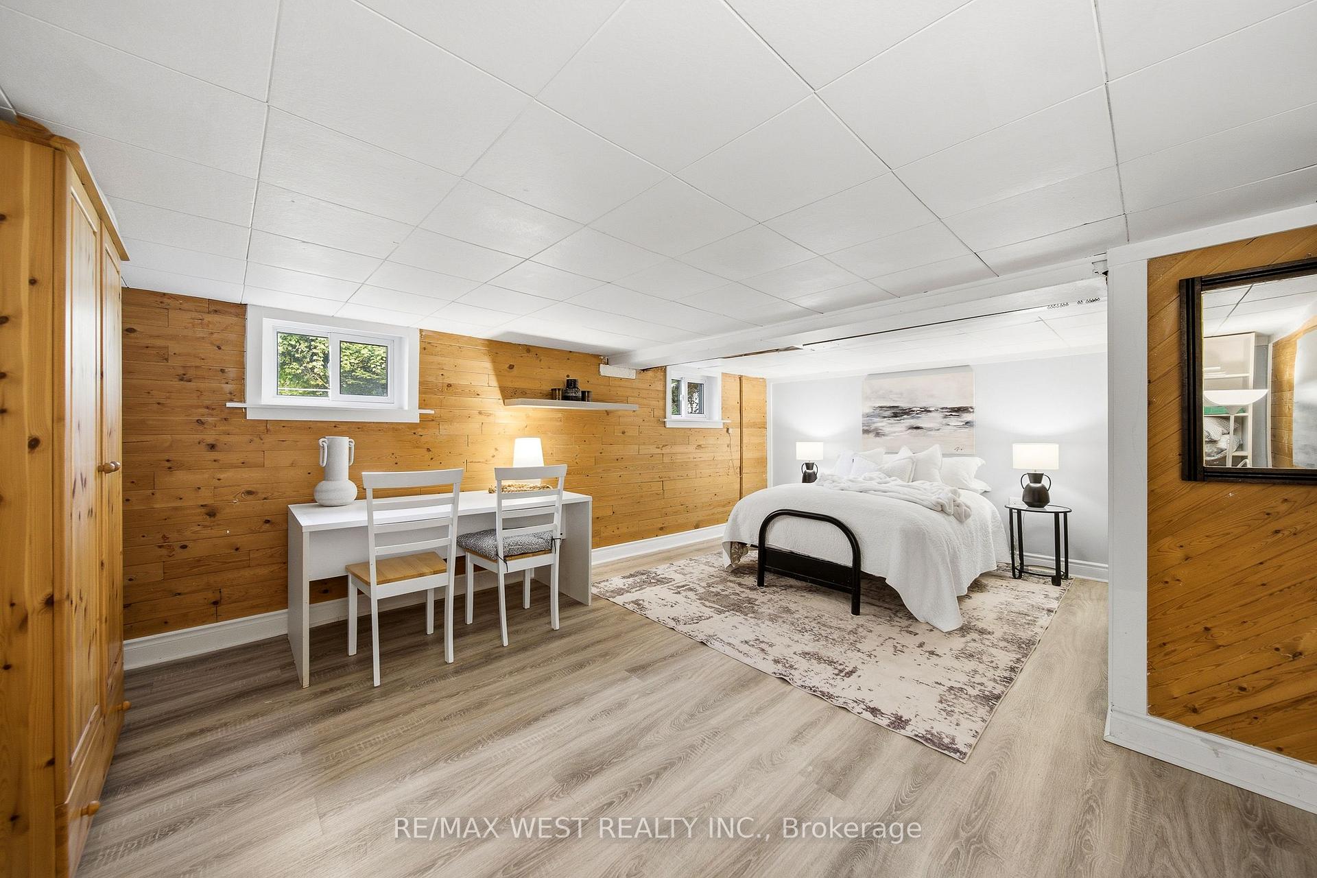 Photo 12 of 28 Aldgate Avenue, Etobicoke, Stonegate-Queensway — HOMEH