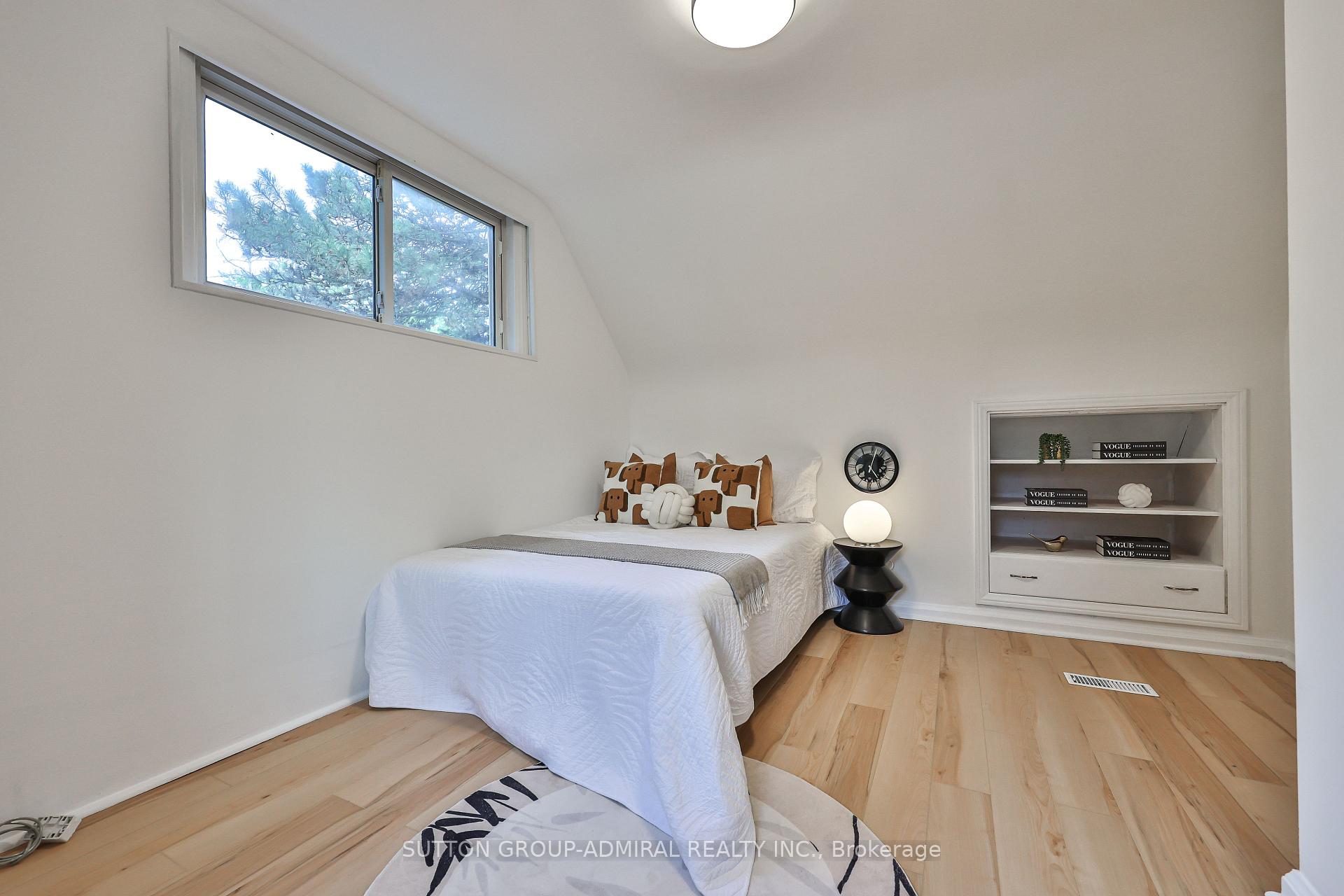 Photo 29 of 81 Yorkview Drive, North York, Willowdale West — HOMEH