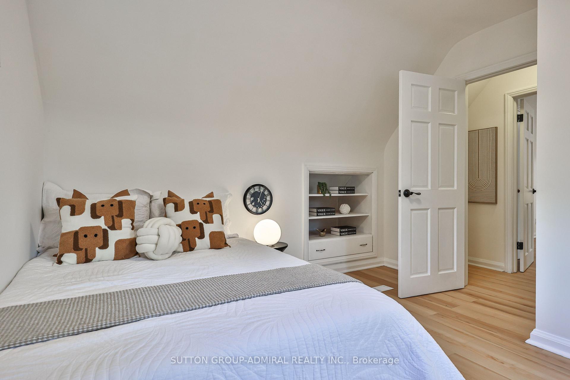 Photo 30 of 81 Yorkview Drive, North York, Willowdale West — HOMEH