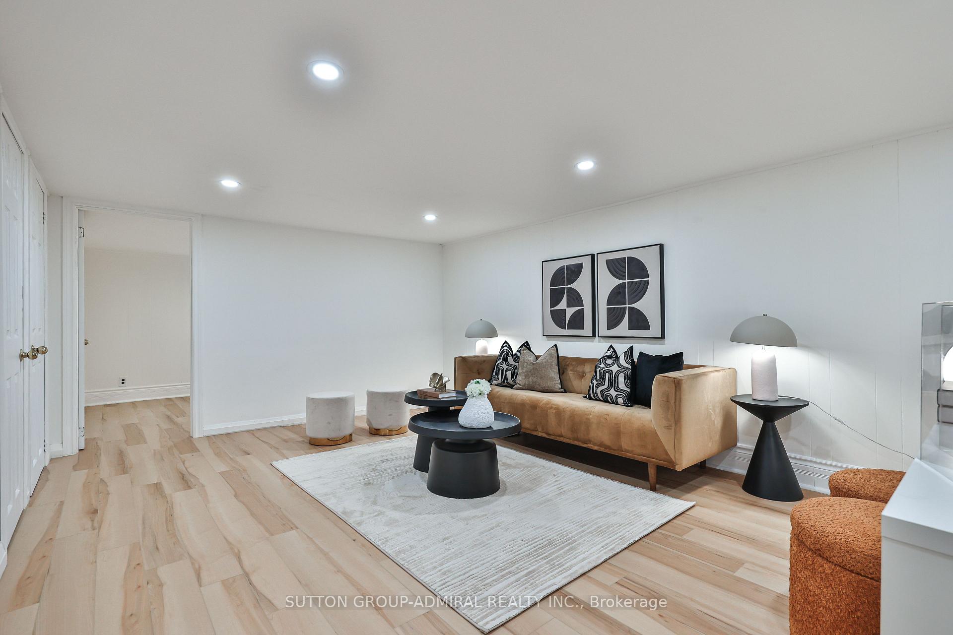 Photo 32 of 81 Yorkview Drive, North York, Willowdale West — HOMEH