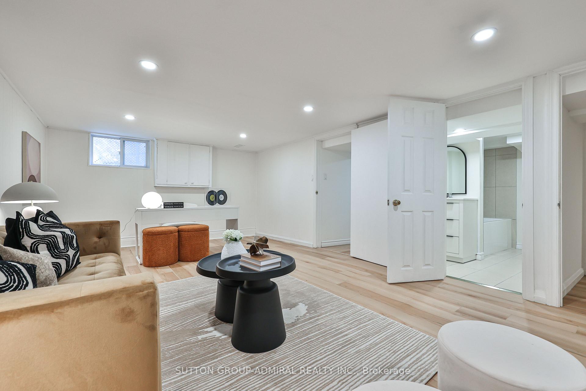 Photo 34 of 81 Yorkview Drive, North York, Willowdale West — HOMEH