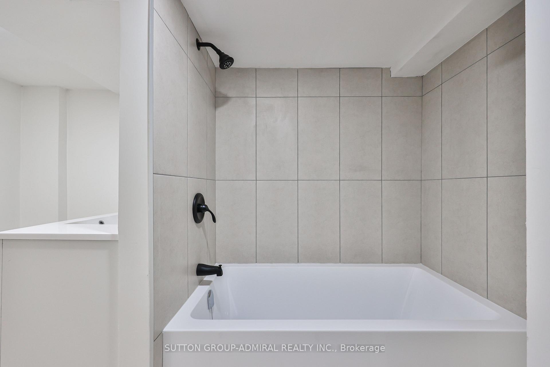 Photo 38 of 81 Yorkview Drive, North York, Willowdale West — HOMEH