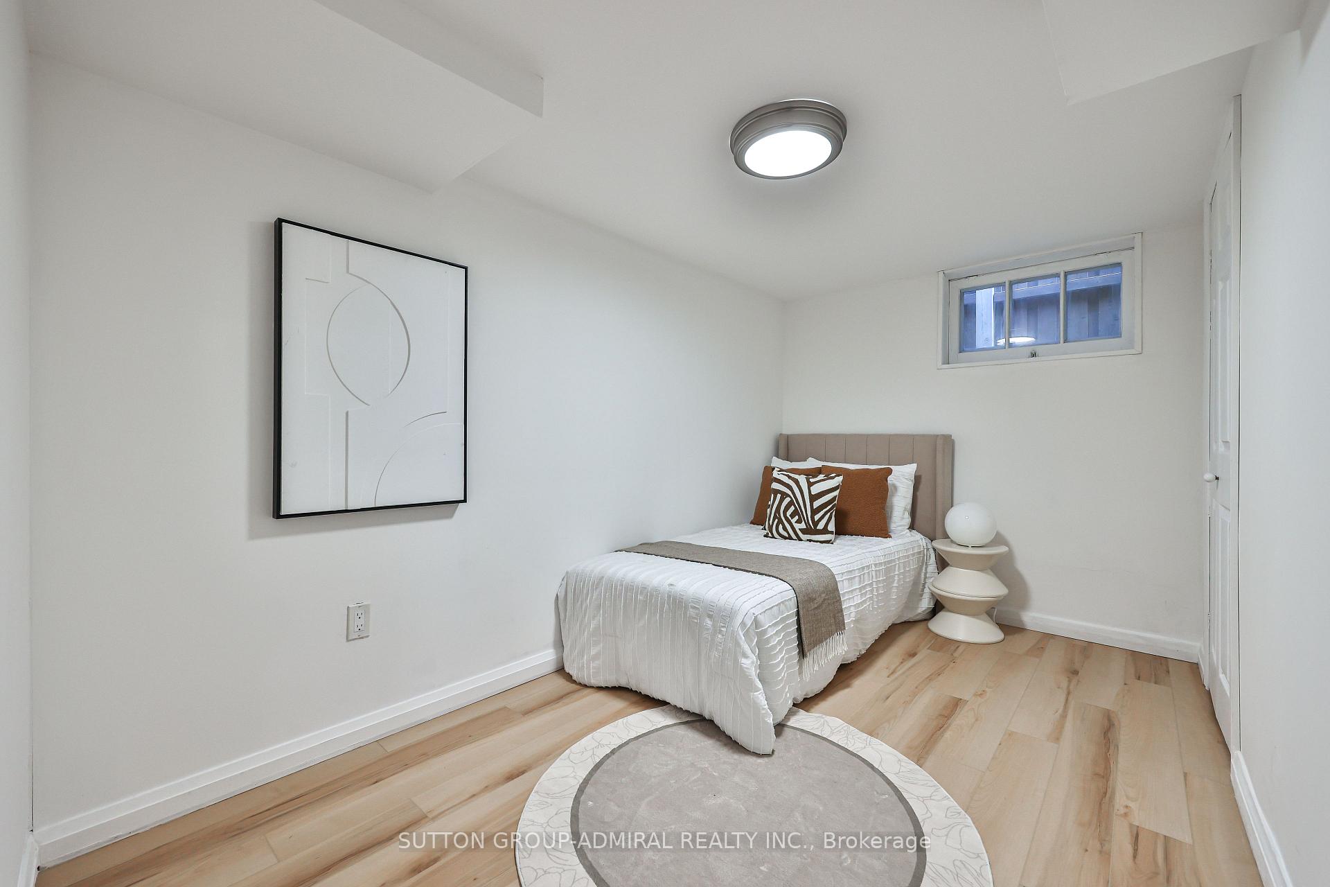Photo 39 of 81 Yorkview Drive, North York, Willowdale West — HOMEH