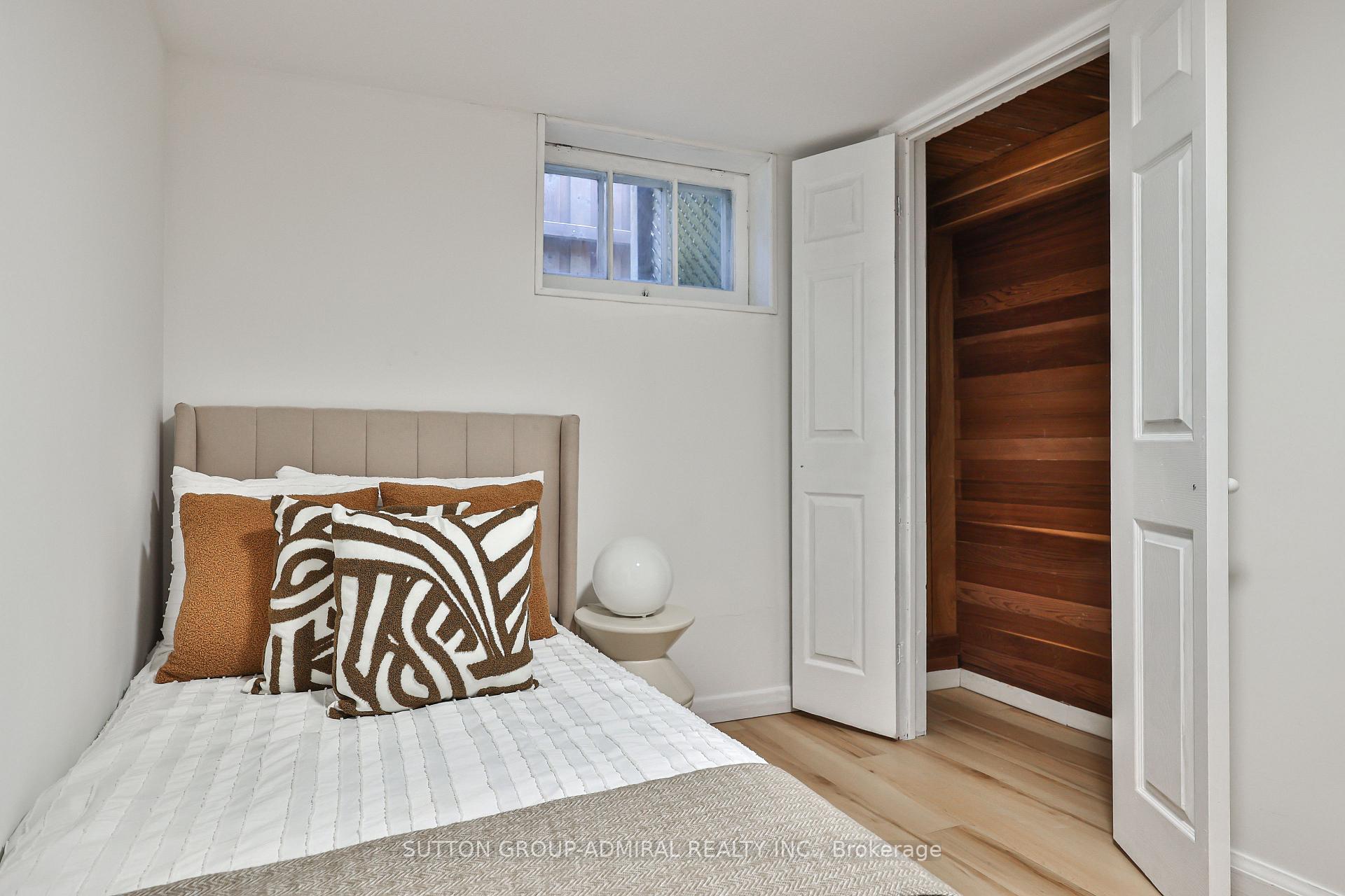 Photo 40 of 81 Yorkview Drive, North York, Willowdale West — HOMEH