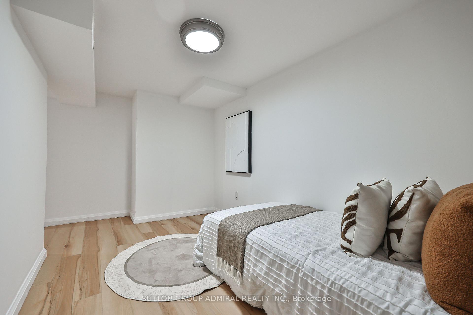Photo 41 of 81 Yorkview Drive, North York, Willowdale West — HOMEH