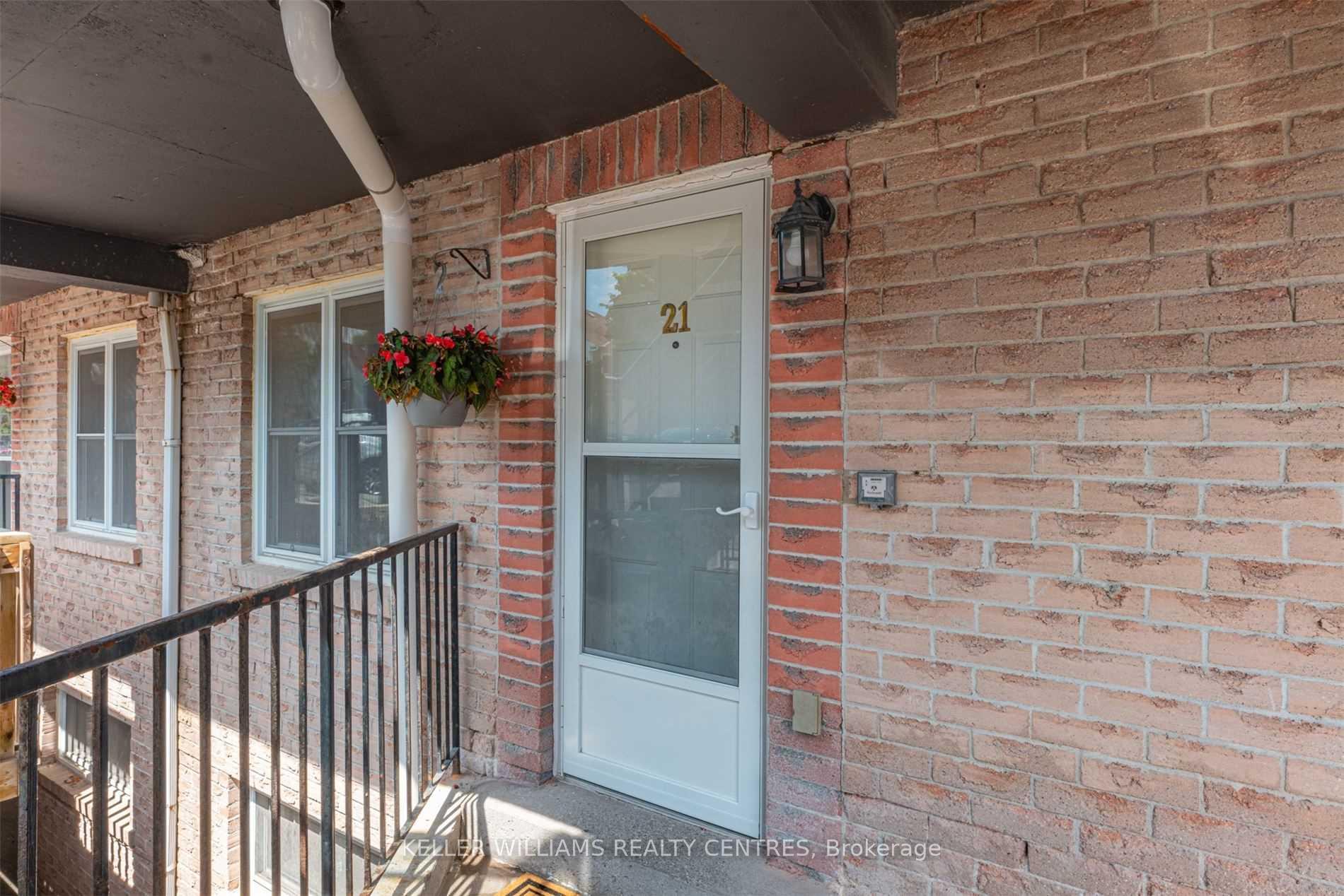 Photo 2 of Unit 21, 115 Main Street S, Newmarket, Central Newmarket — HOMEH