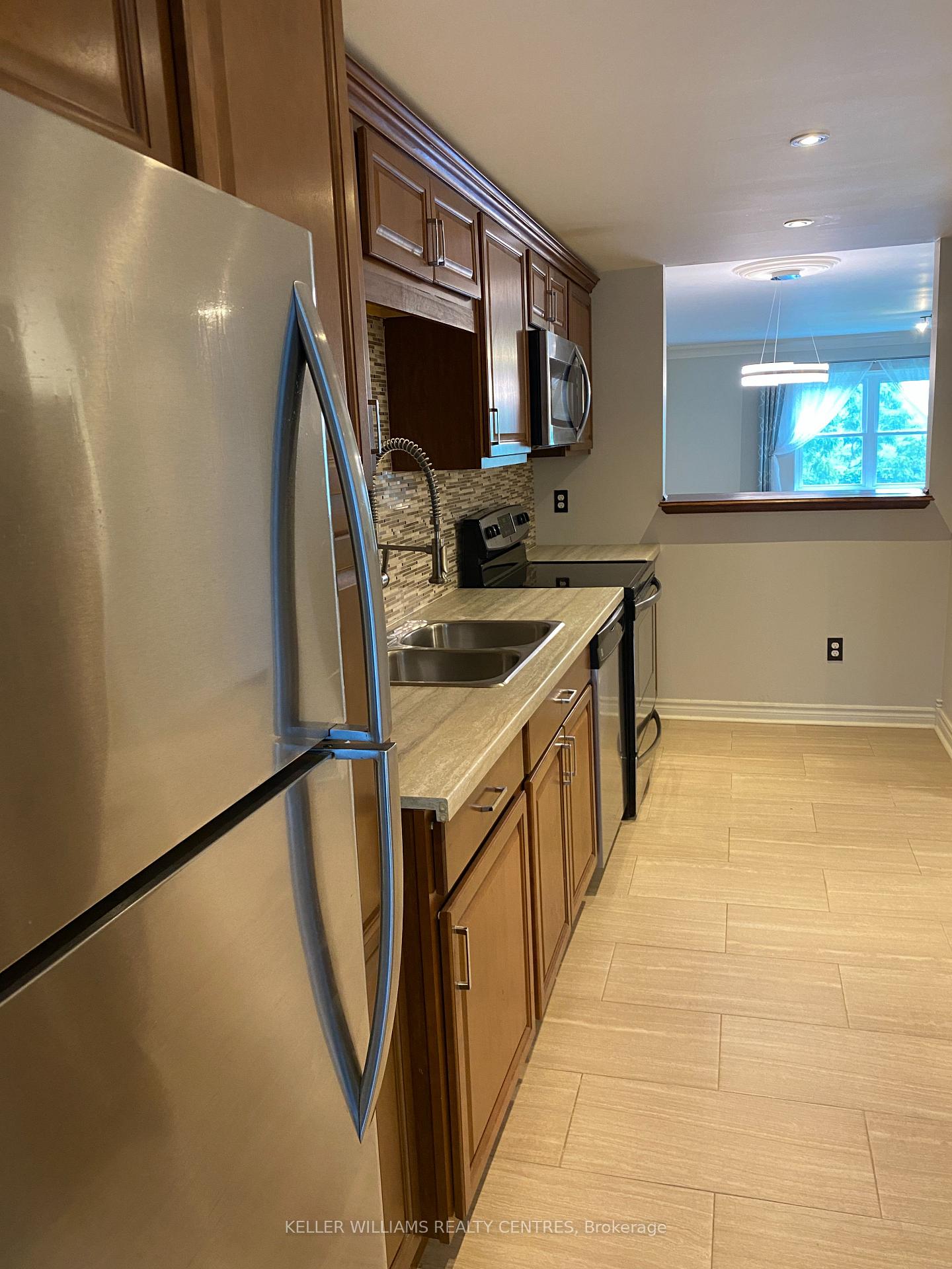 Photo 4 of Unit 21, 115 Main Street S, Newmarket, Central Newmarket — HOMEH