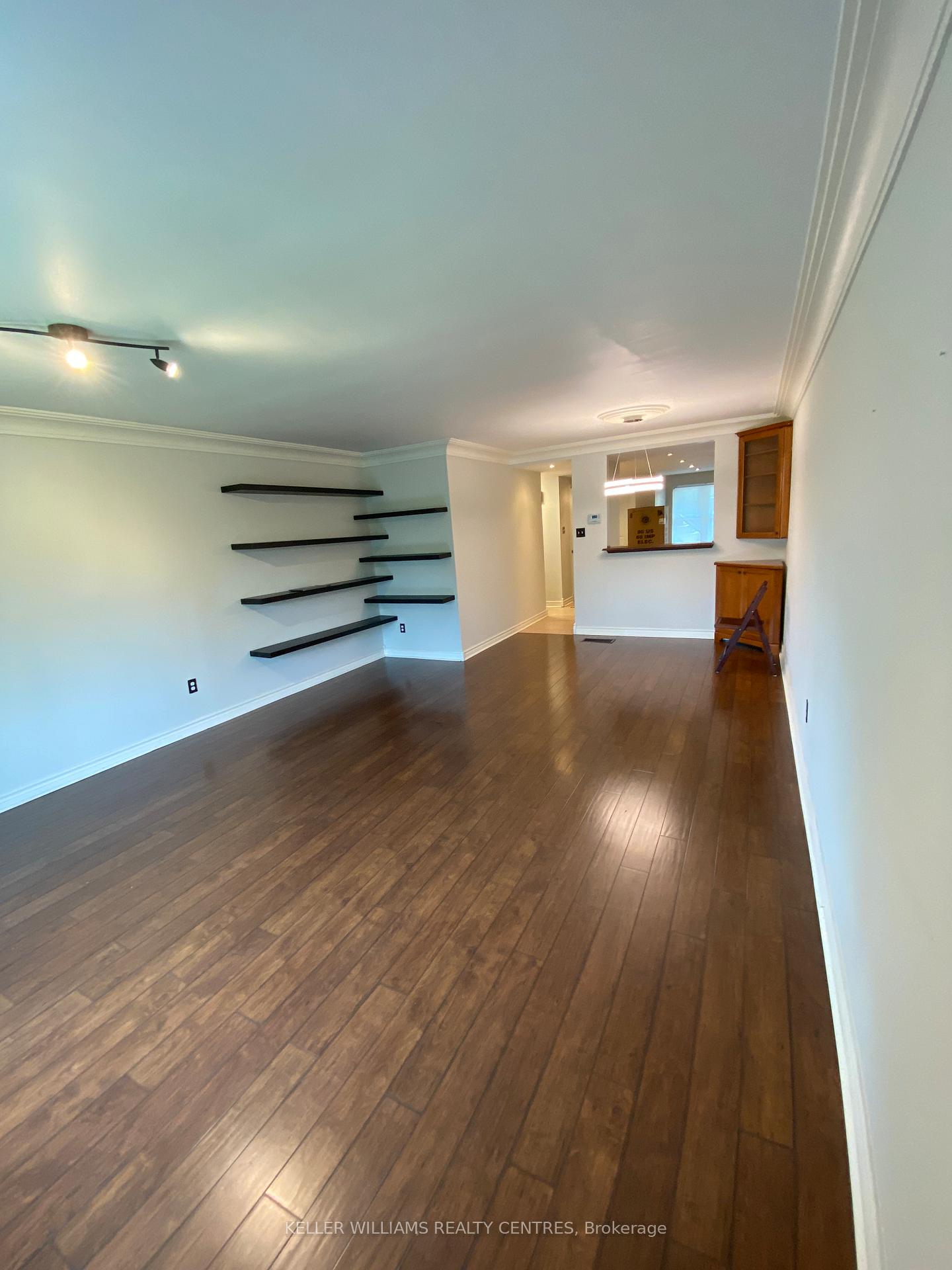 Photo 6 of Unit 21, 115 Main Street S, Newmarket, Central Newmarket — HOMEH
