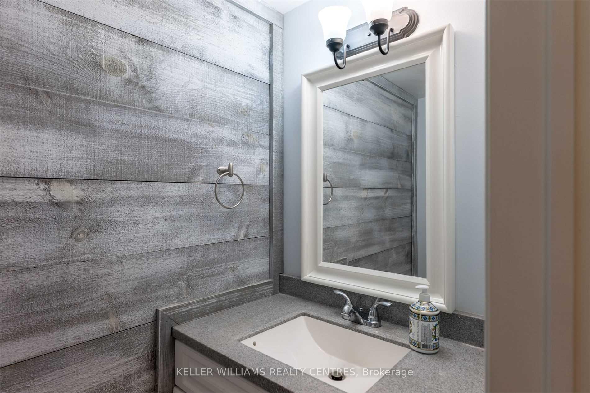 Photo 8 of Unit 21, 115 Main Street S, Newmarket, Central Newmarket — HOMEH