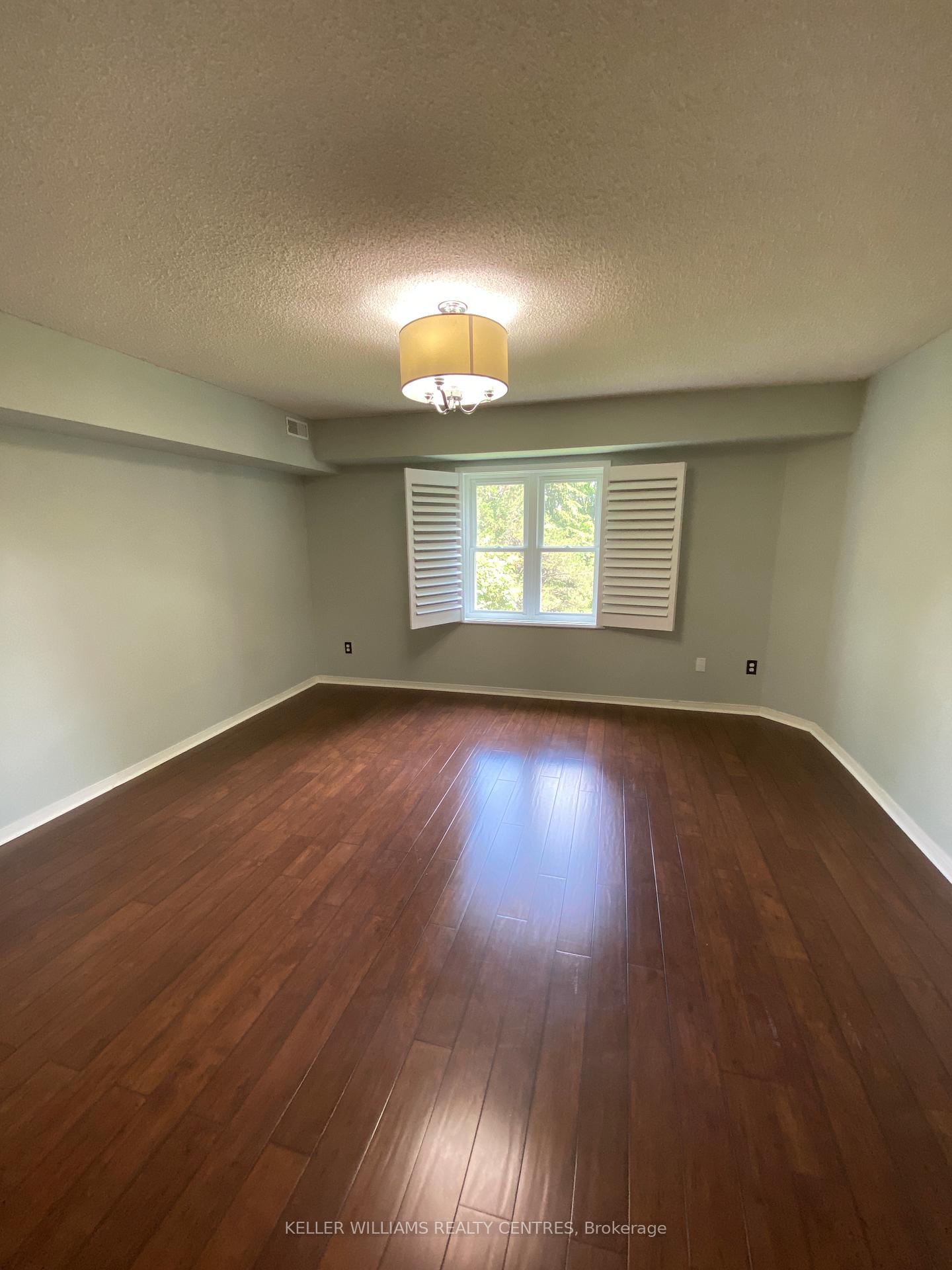 Photo 9 of Unit 21, 115 Main Street S, Newmarket, Central Newmarket — HOMEH