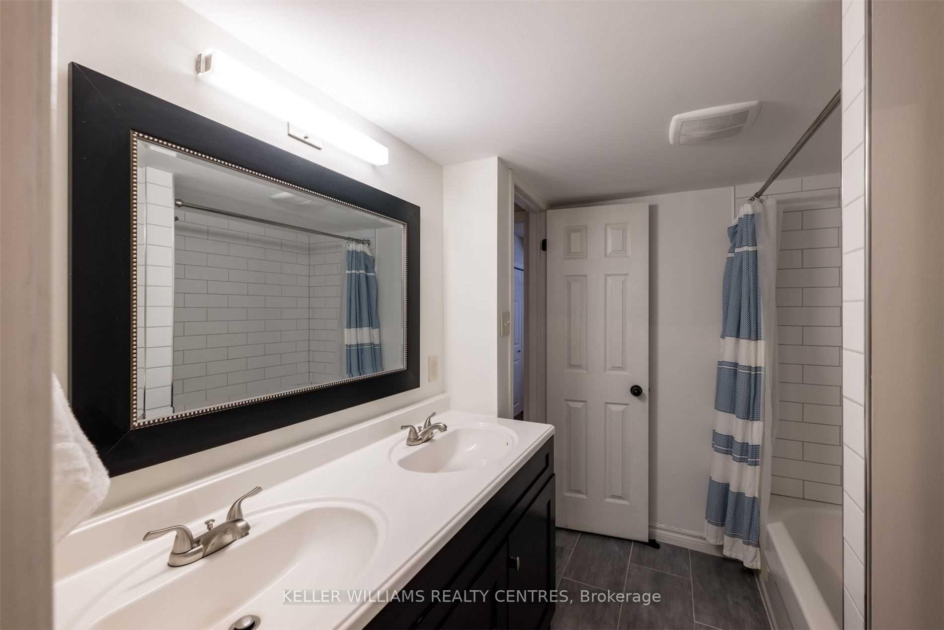 Photo 10 of Unit 21, 115 Main Street S, Newmarket, Central Newmarket — HOMEH