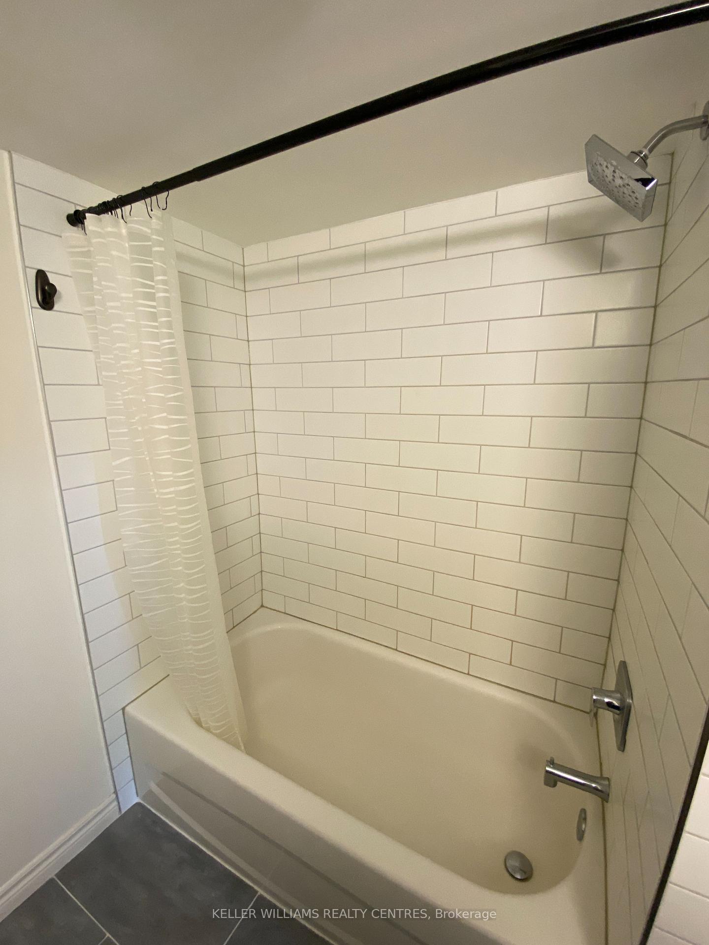 Photo 11 of Unit 21, 115 Main Street S, Newmarket, Central Newmarket — HOMEH