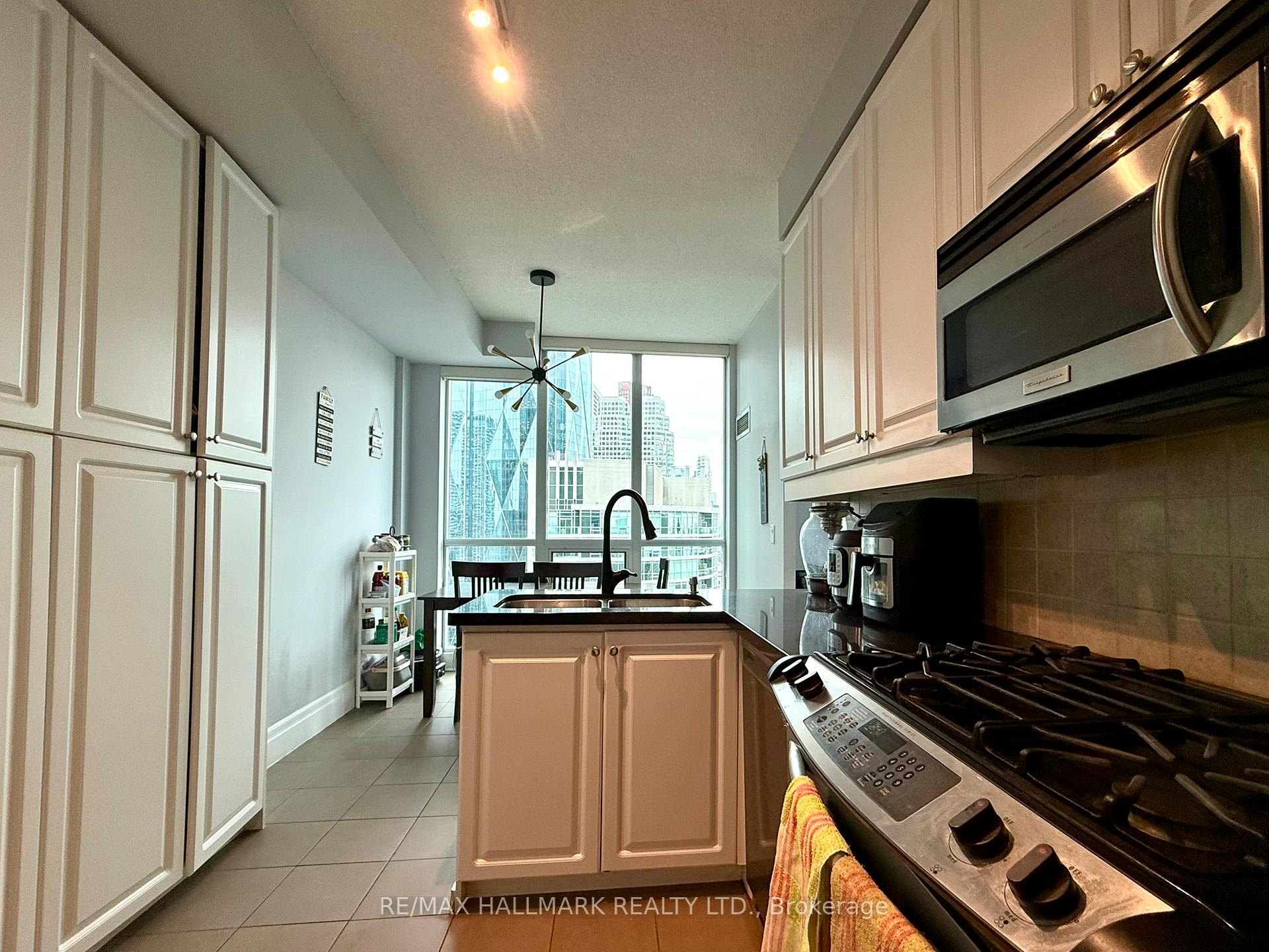 Photo 18 of Unit 3803, 16 Yonge Street, Toronto, Waterfront Communities — HOMEH