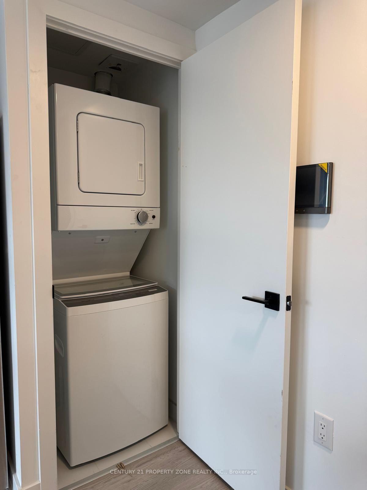 Photo 2 of Unit 102, 2782 Barton Street, Hamilton, Riverdale — HOMEH