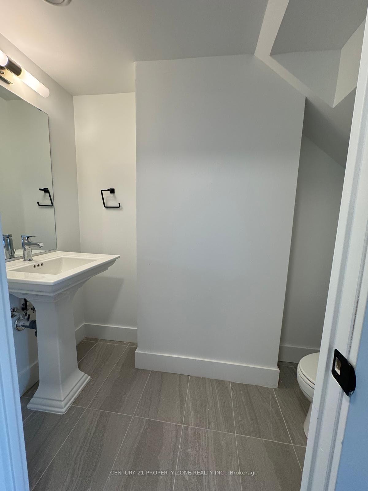 Photo 3 of Unit 102, 2782 Barton Street, Hamilton, Riverdale — HOMEH