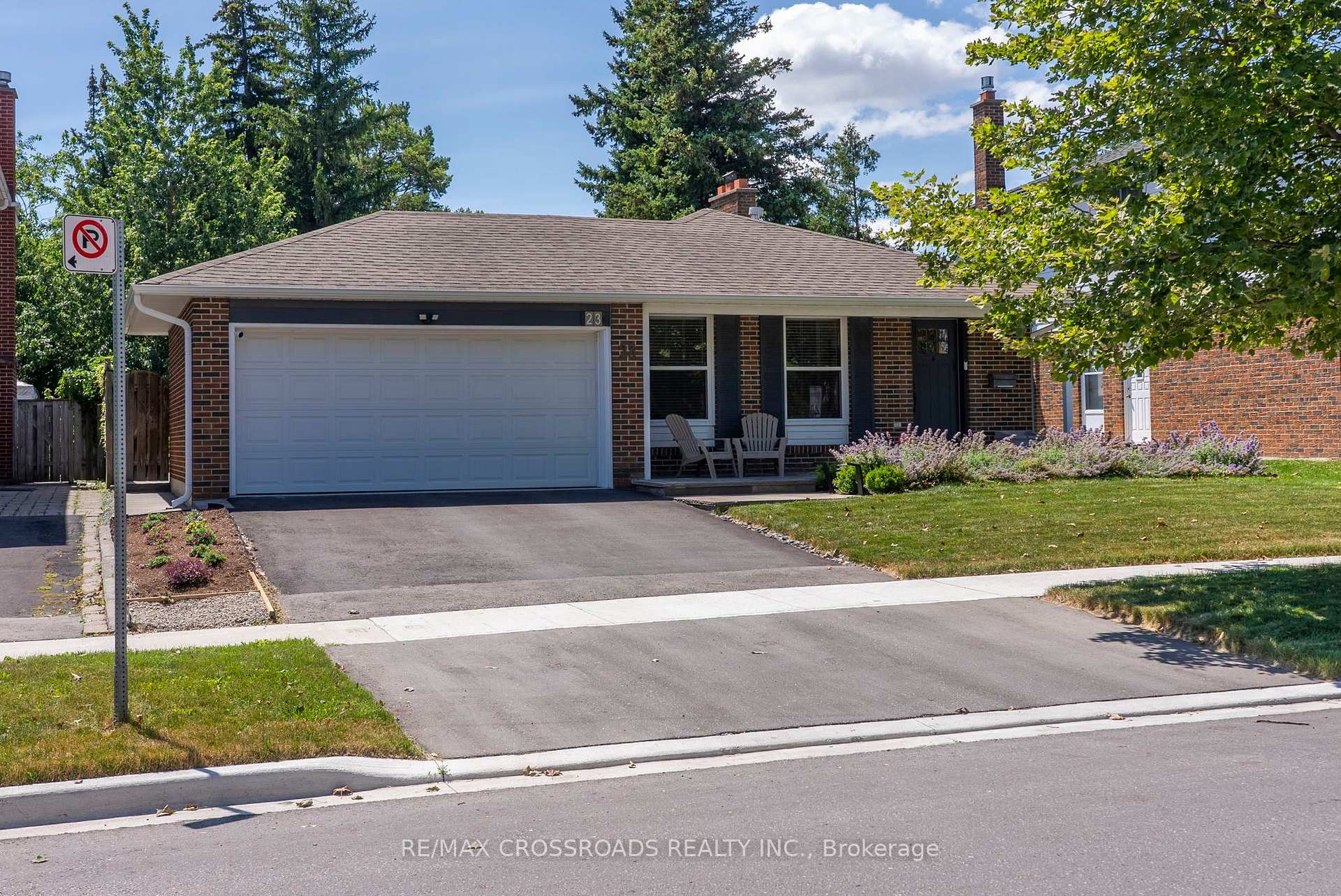 Photo 3 of 23 Chaldean Street, Scarborough, L'Amoreaux — HOMEH