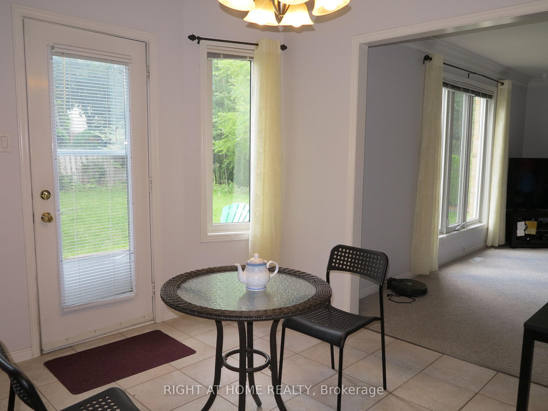 Photo 10 of 35 Moraine Crescent, London, North A — HOMEH