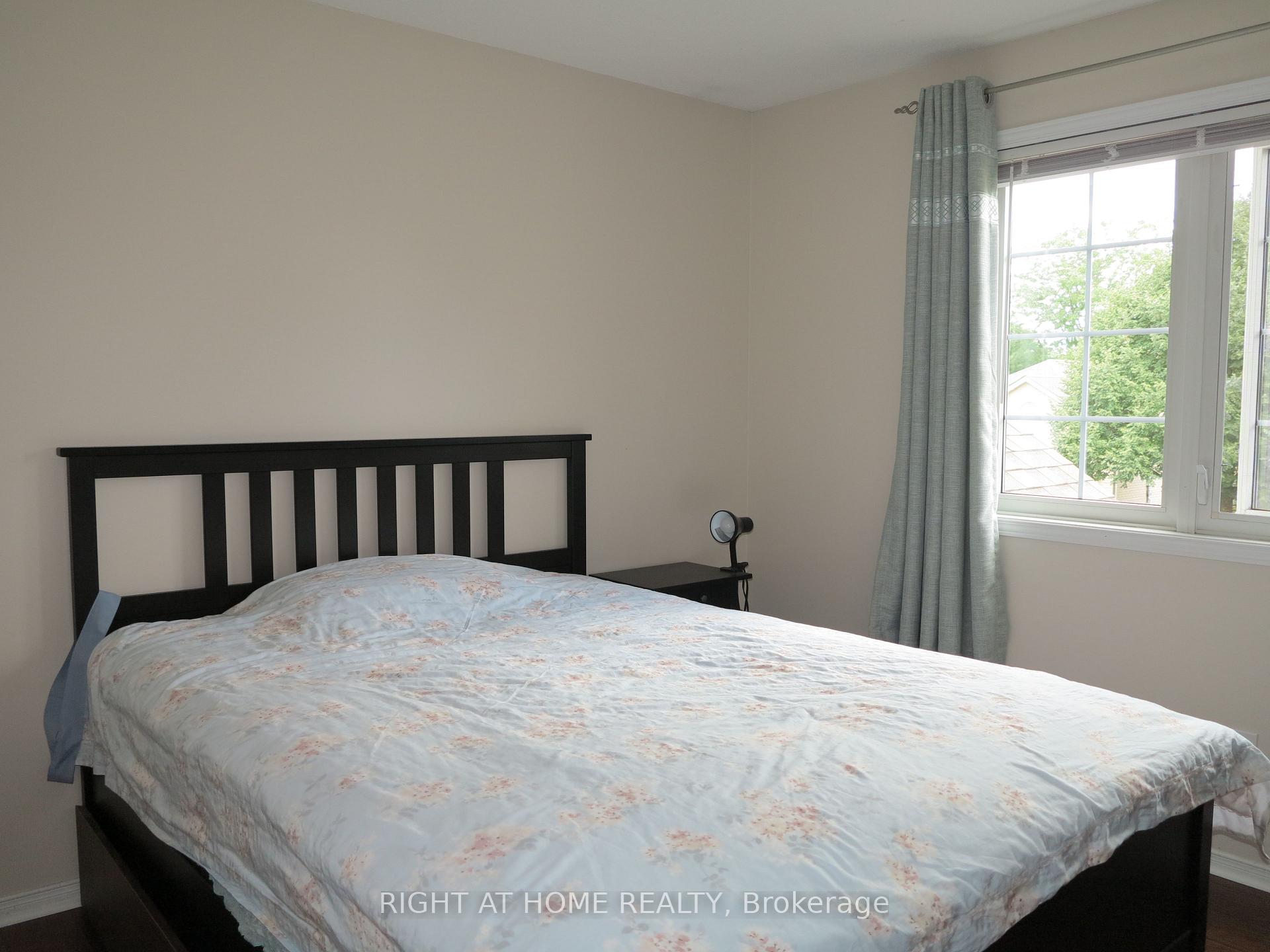 Photo 19 of 35 Moraine Crescent, London, North A — HOMEH