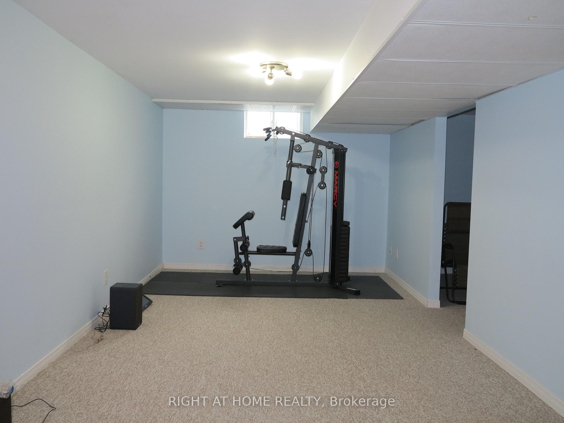 Photo 24 of 35 Moraine Crescent, London, North A — HOMEH