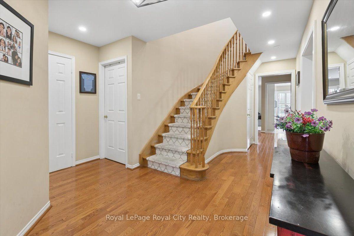 Photo 7 of 69 Summerdale Drive, Markham, Thornlea — HOMEH