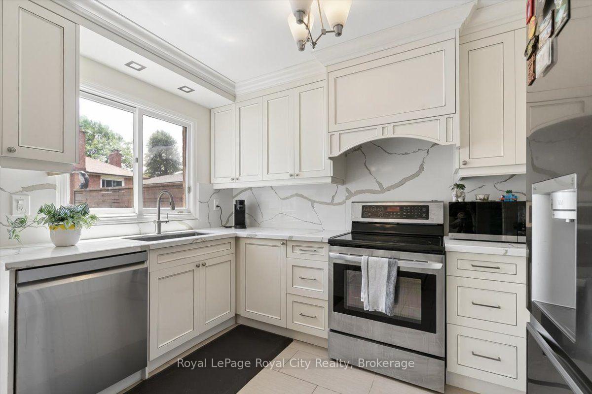 Photo 14 of 69 Summerdale Drive, Markham, Thornlea — HOMEH