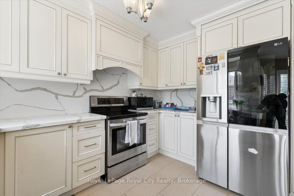 Photo 15 of 69 Summerdale Drive, Markham, Thornlea — HOMEH