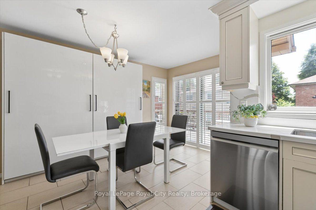 Photo 16 of 69 Summerdale Drive, Markham, Thornlea — HOMEH