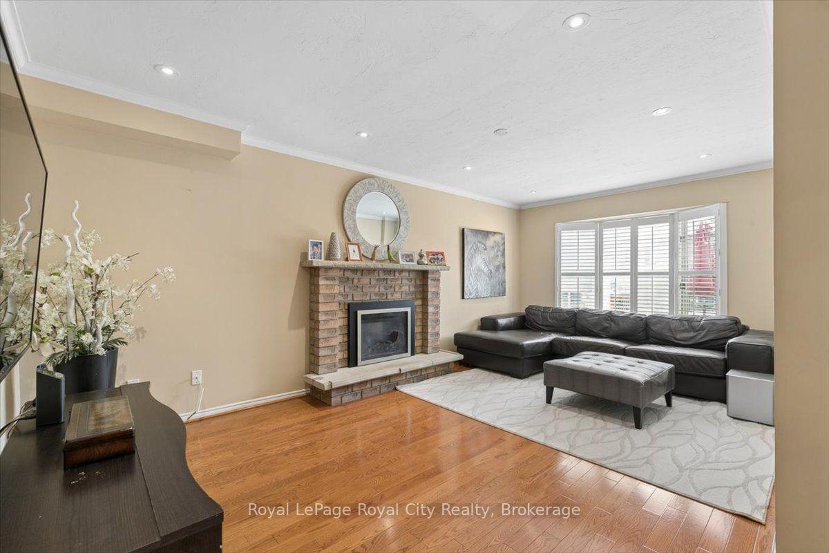 Photo 18 of 69 Summerdale Drive, Markham, Thornlea — HOMEH