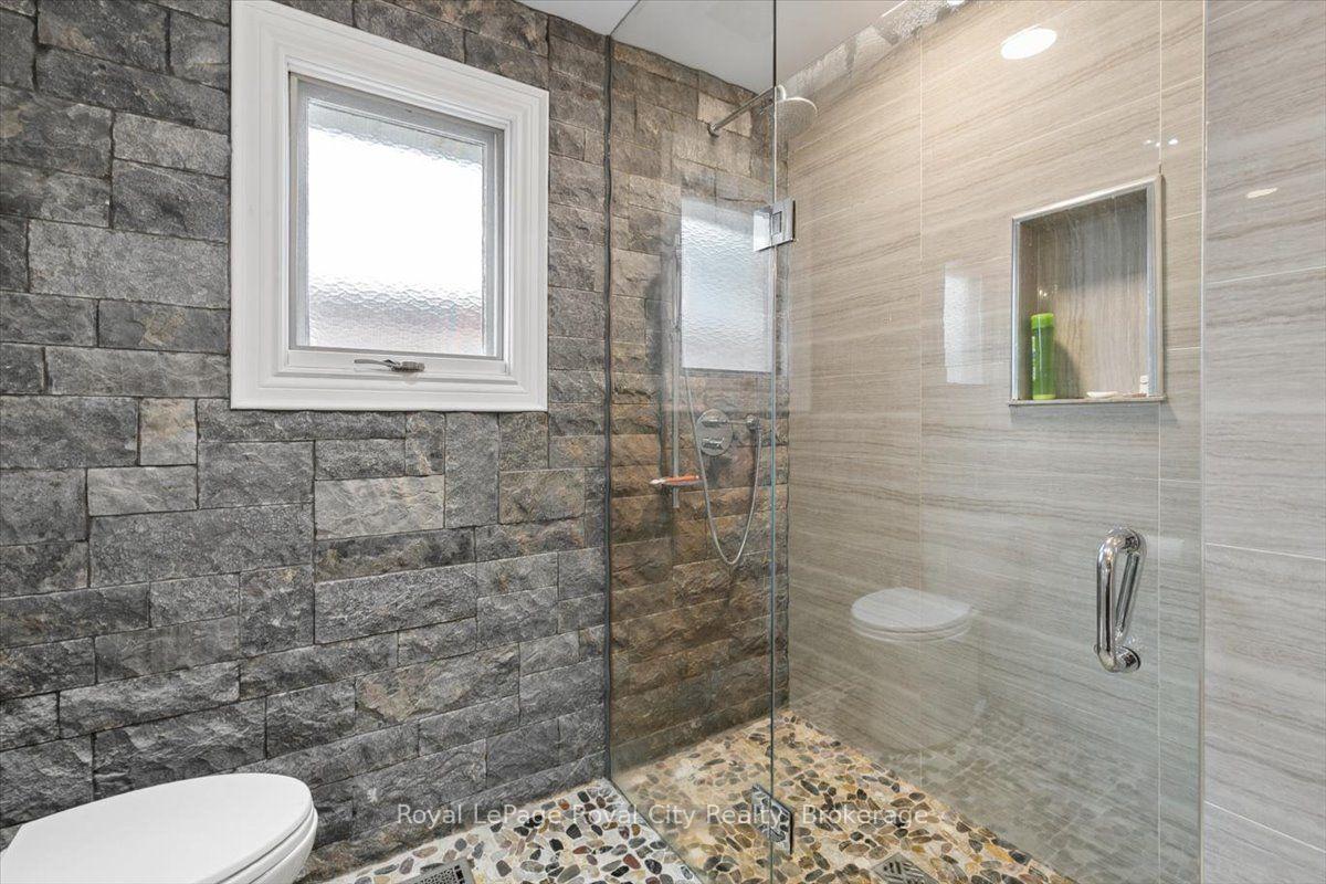 Photo 32 of 69 Summerdale Drive, Markham, Thornlea — HOMEH